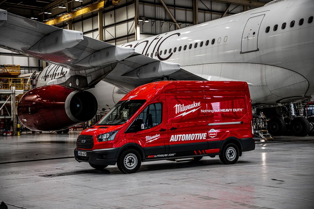 MILWAUKEE® и Virgin Atlantic: най-модерните инструменти за обслужване и безопасност