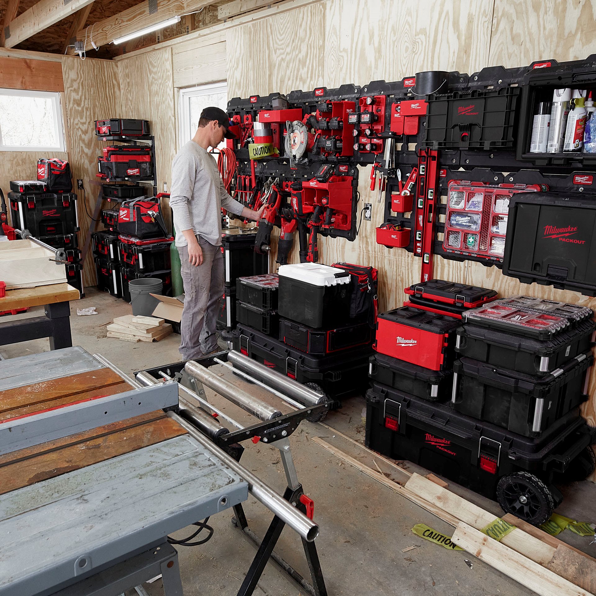 ИЗГРАДЕТЕ ВАШАТА СТЕНА PACKOUT™